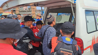 Nelayan Jatuh ke Laut Akibat Dihantam Ombak Besar Sudah Ditemukan